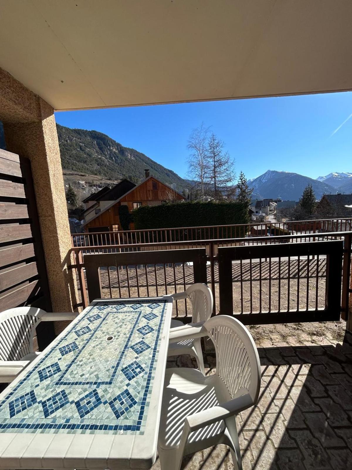 Chaleureux Appartement Moderne Briancon  Luaran gambar